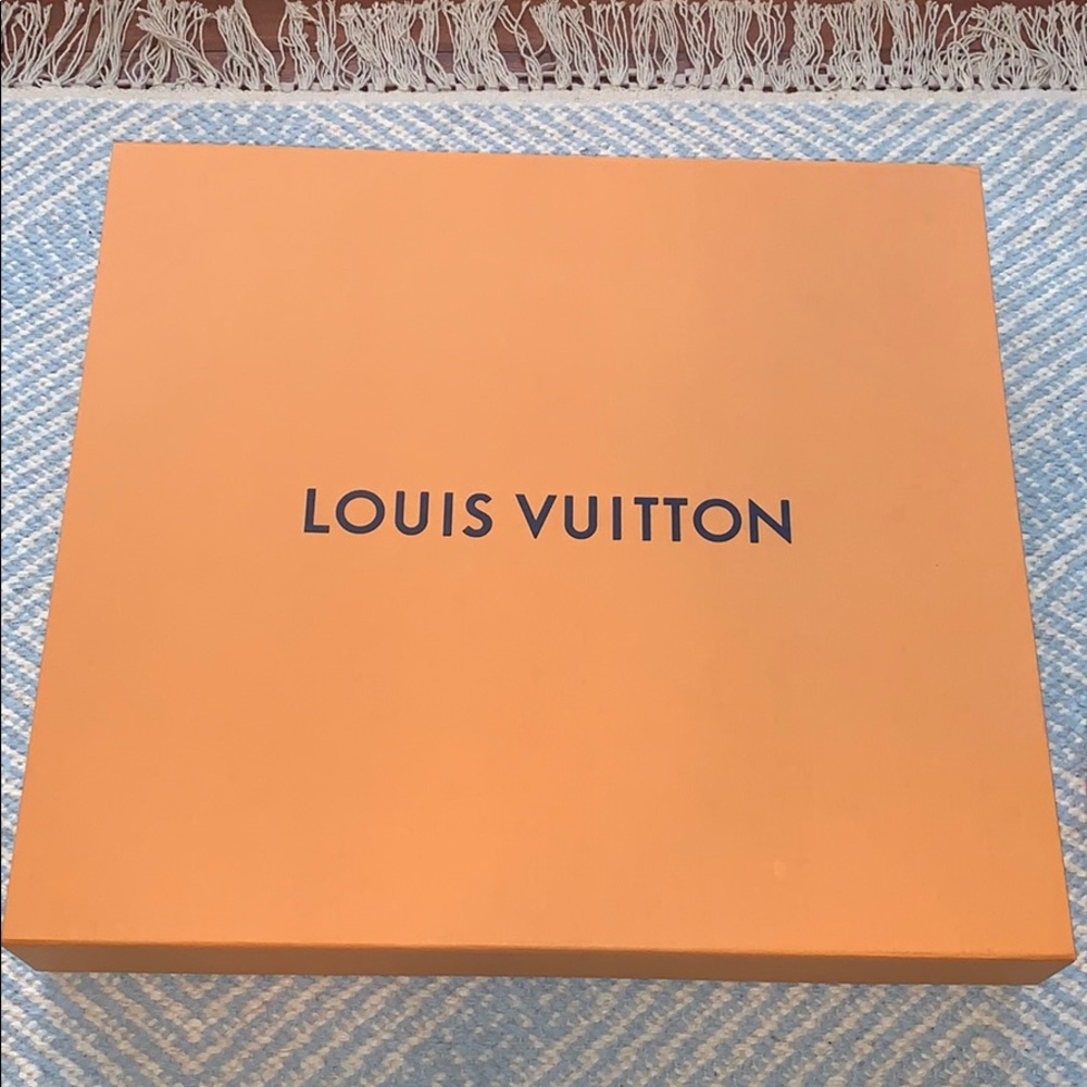 Louis Vuitton Lg. Box